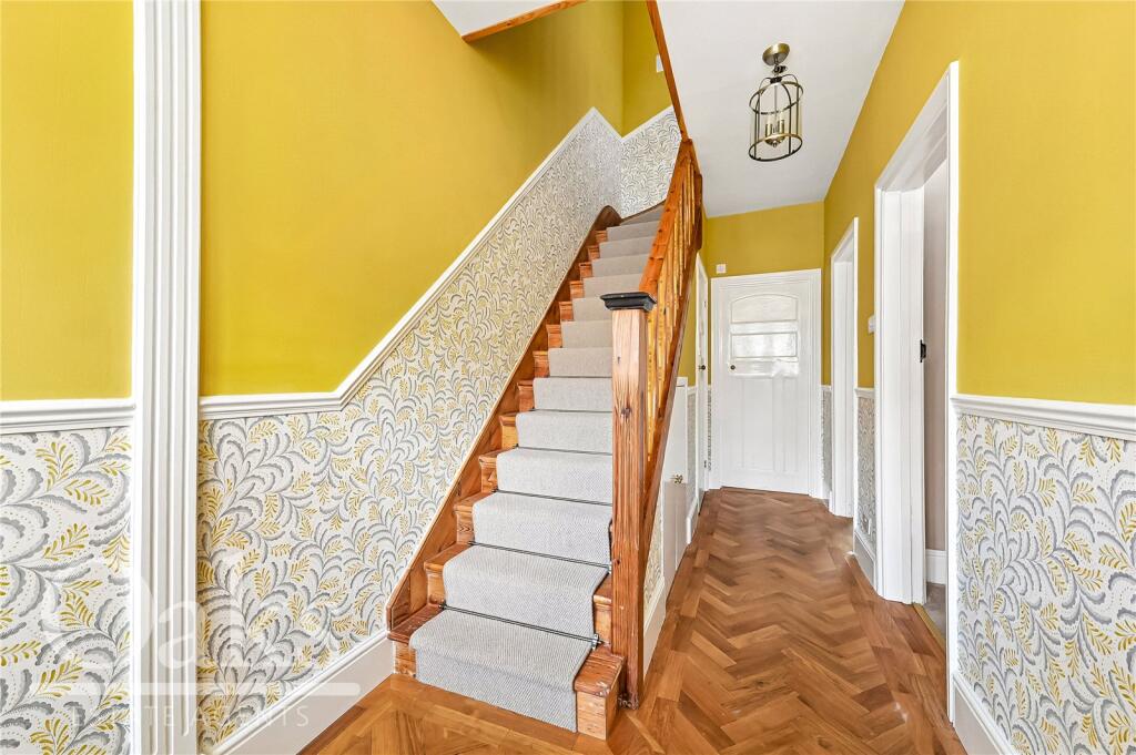House in London - View 5