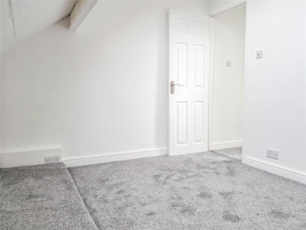 House in North Yorkshire, Harrogate - More