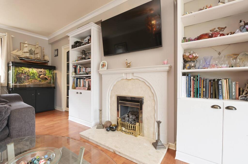 House in Brightons, Falkirk - View 3
