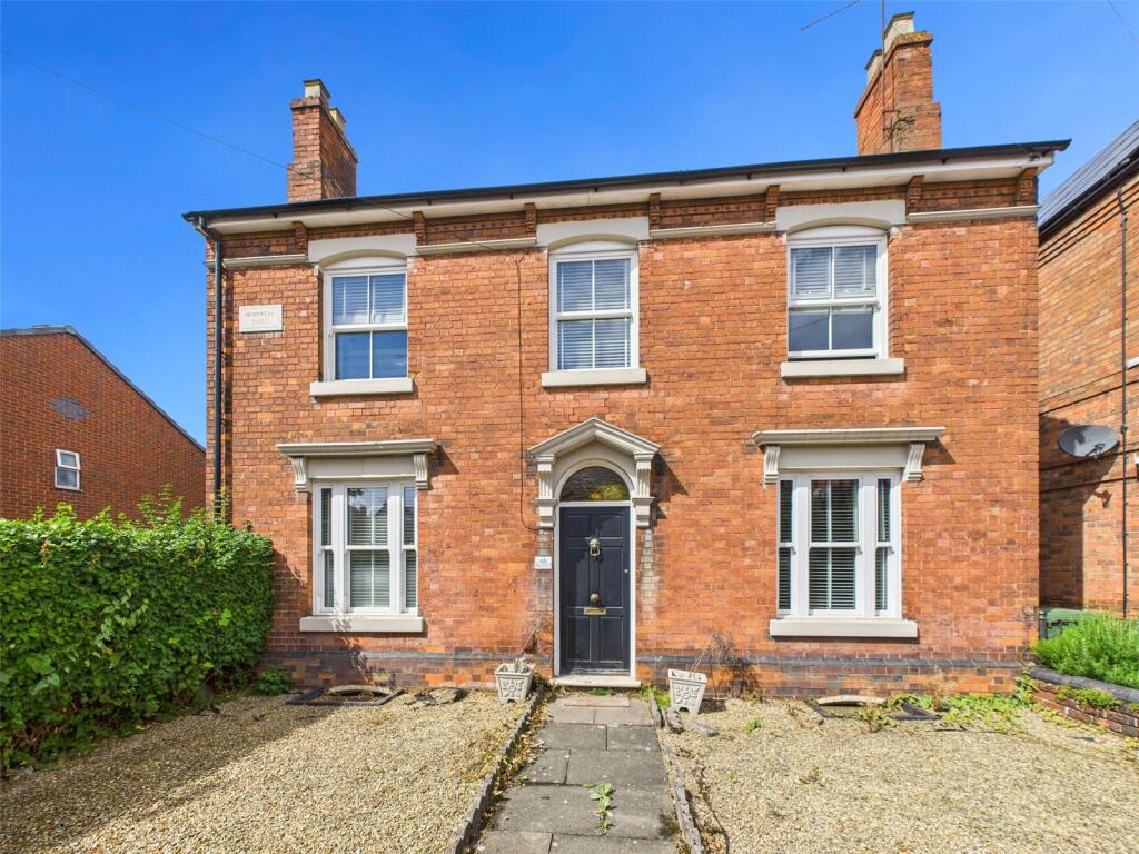 3-bed detached on Rainbow Hill, Worcester, Worcestershire, WR3, £390,000