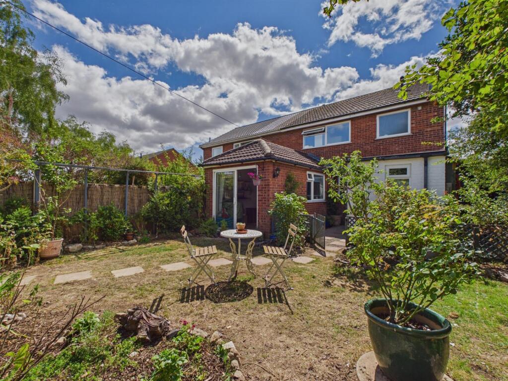 House in Worcester - View 4