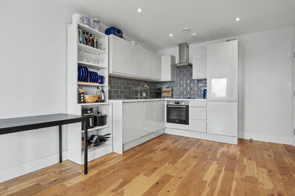 Apartment in Southampton - More