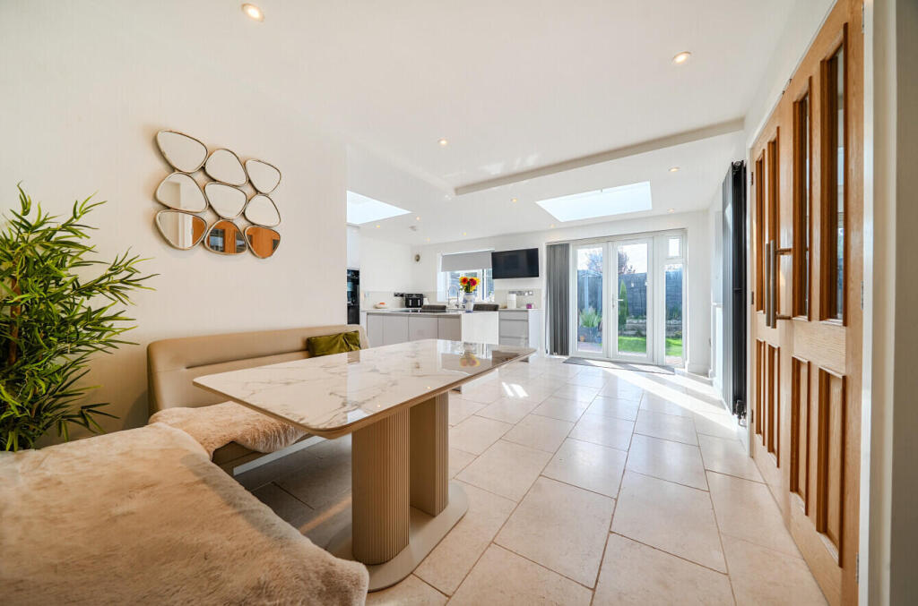 House in Taunton, Langaller - More