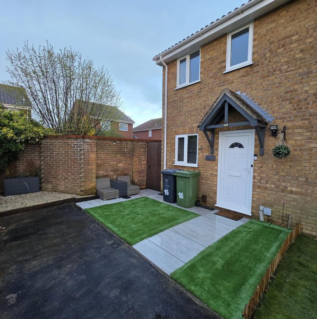 Main image of property: Wight Drive, Caister-on-Sea, Great Yarmouth, NR30 5UN