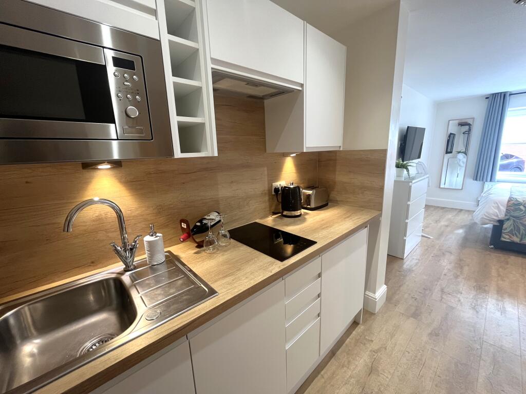 Apartment in Nottingham, Abbey Park - View 4
