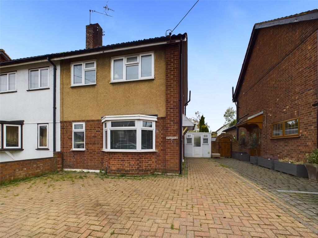 3-bed semi-detached on Buller Road, Basildon, Essex, SS15, £300,000
