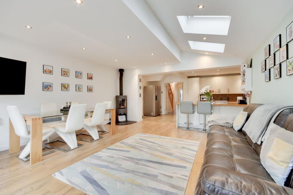 Chelmer Avenue, Little Waltham photo 2