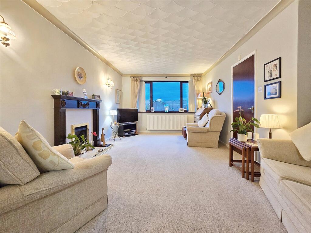 Fernhill Crescent, Stacksteads, Rossendale, OL13 photo 4