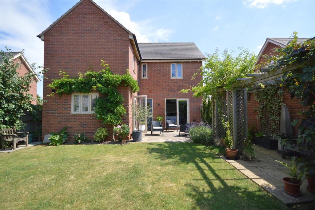 House in Weldon, Priors Hall Park - View 2