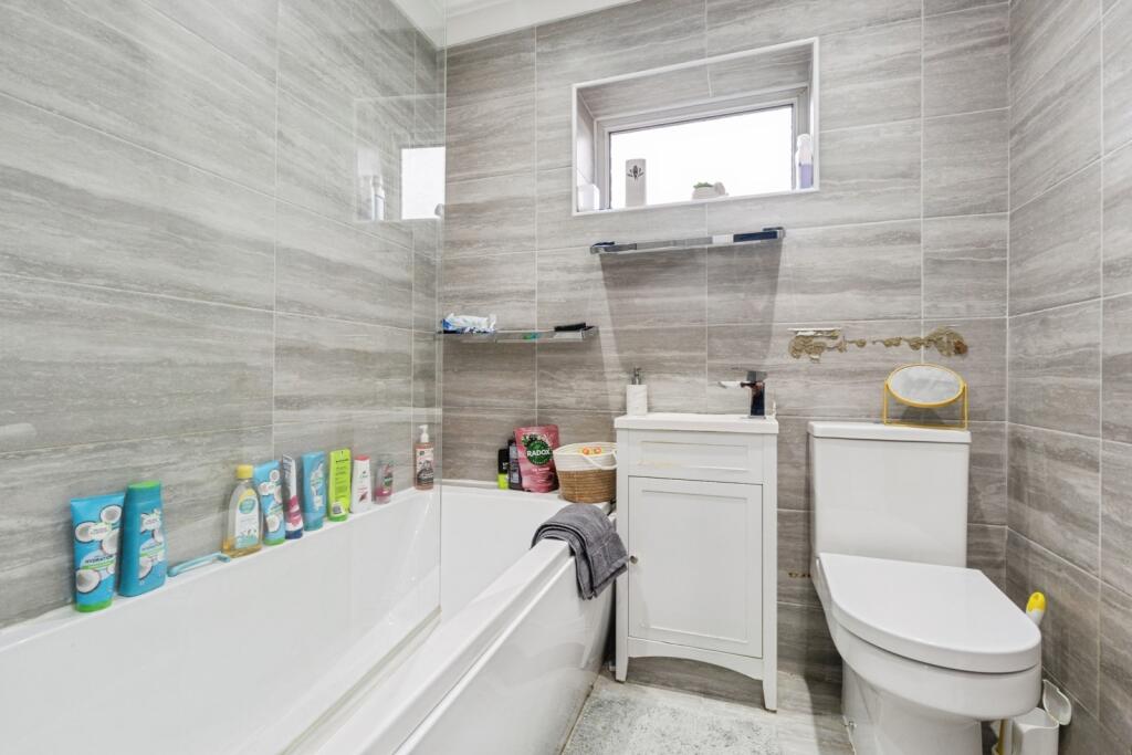 Charnwood Close, Birchwood, Warrington, WA3 photo 4