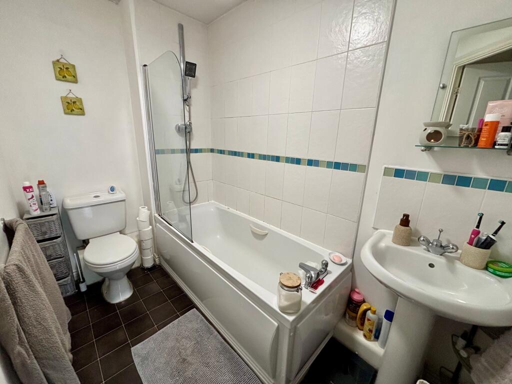 Apartment in Newcastle upon Tyne - View 4