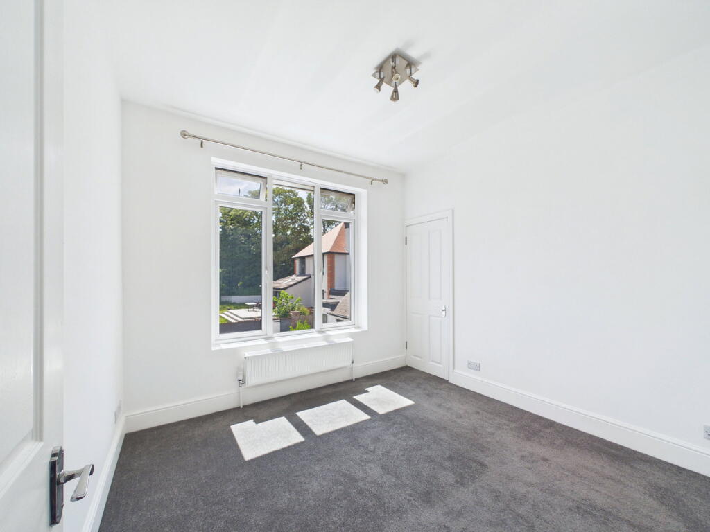 Apartment in Torquay - More
