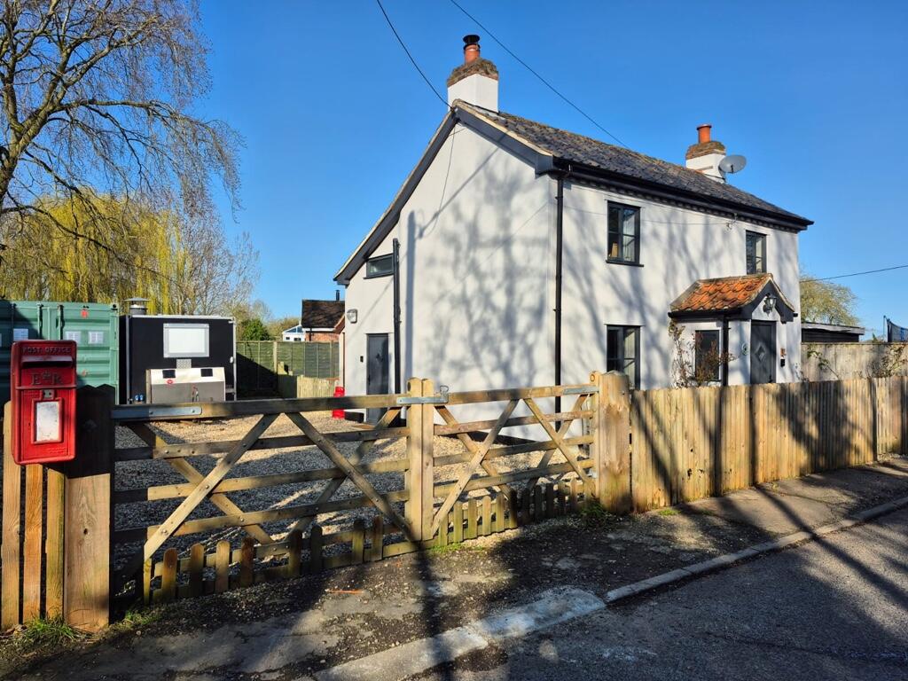 Main image of property: Mendlesham Green, Suffolk, IP14 5RJ