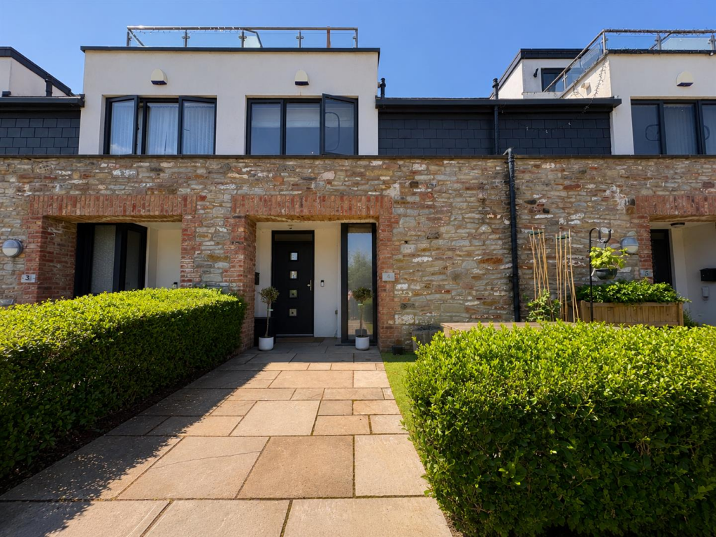 Main image of property: Stunning end of chain property at Glassworks Mews, Nailsea, Bristol
