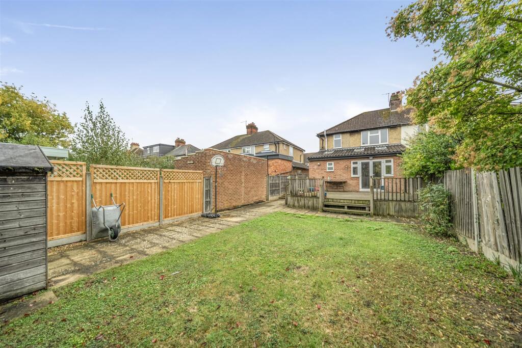 House in Milton Keynes, Bedford - View 3