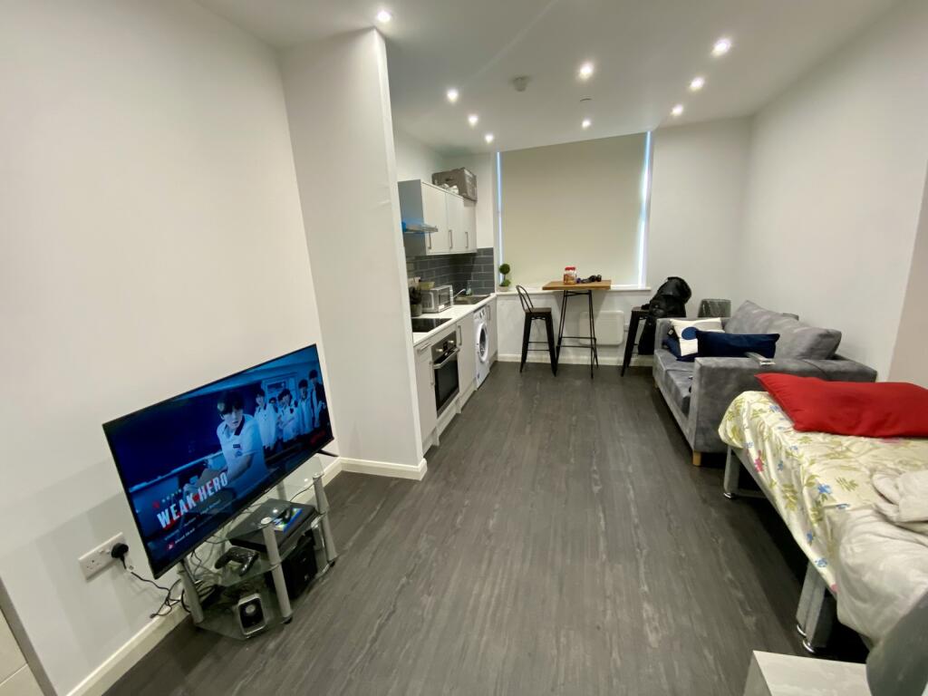 East Parade, Bradford, West Yorkshire, BD1 - View 3