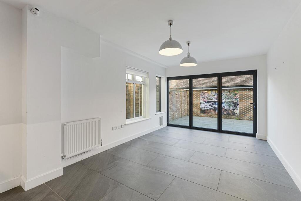 House in Tonbridge and Malling, Kings Hill - View 5