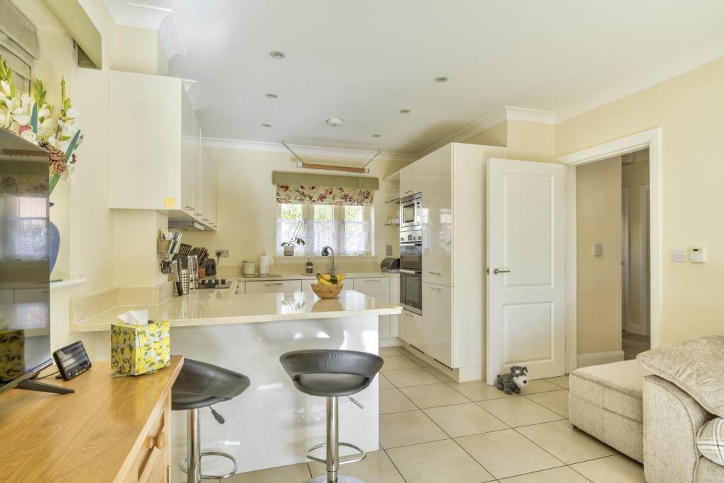 Shilham Way, Cirencester, GL7 photo 3