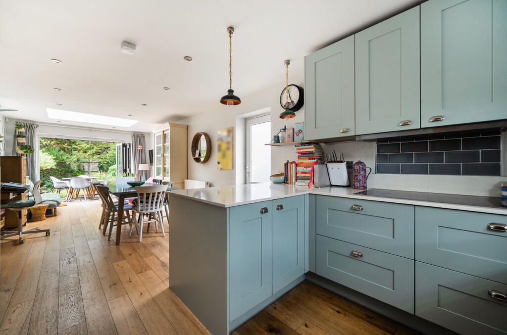 House in Binfield, Bracknell Forest - View 5