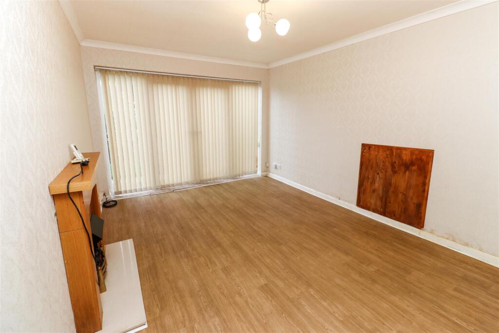 St. Johns Close, Brinsley photo 4