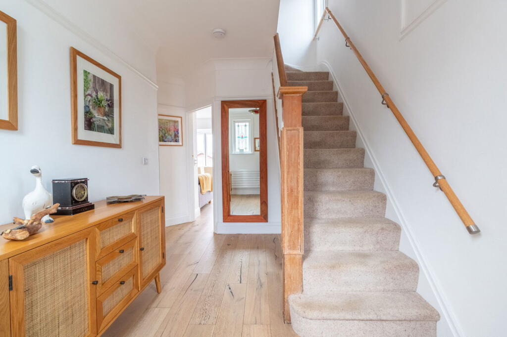 Berkeley Crescent, Uphill photo 4