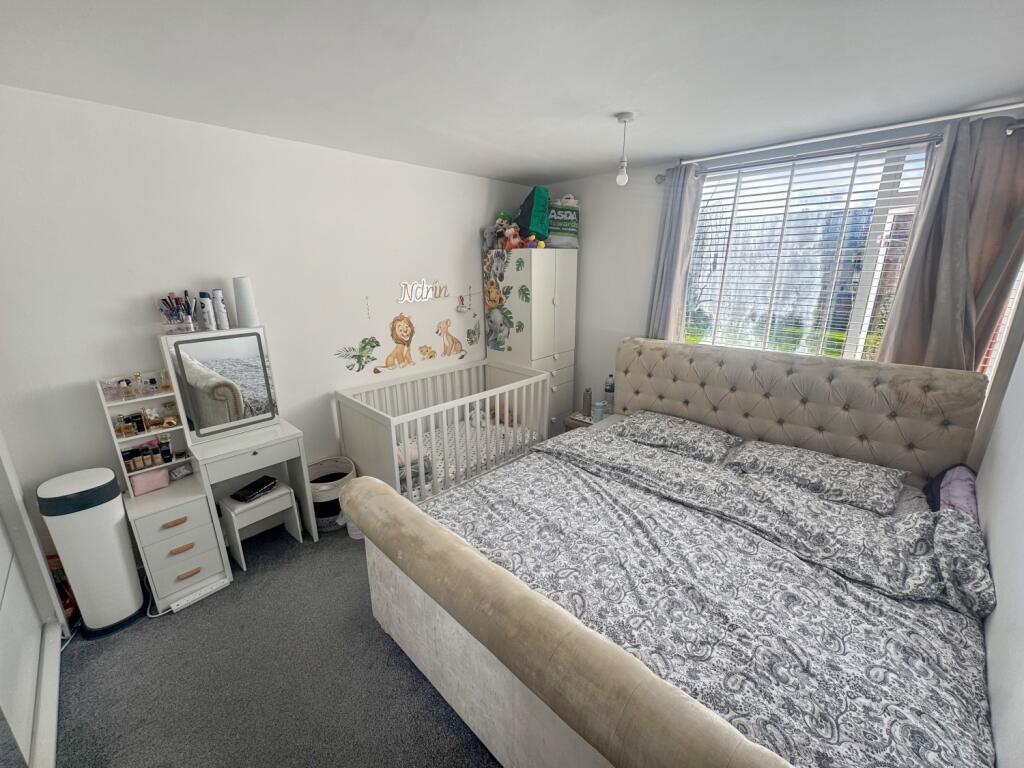 Apartment in Newcastle upon Tyne - View 5