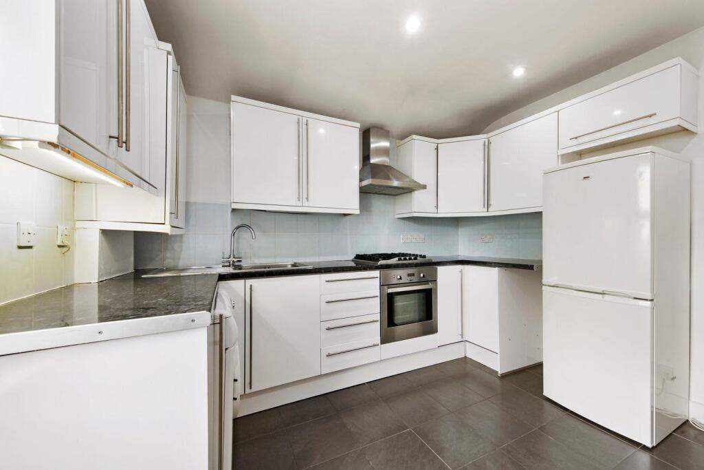 Apartment in London - View 3