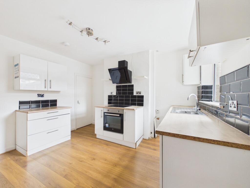 House in Ashfield, Sutton in Ashfield, Stanton Hill - View 4