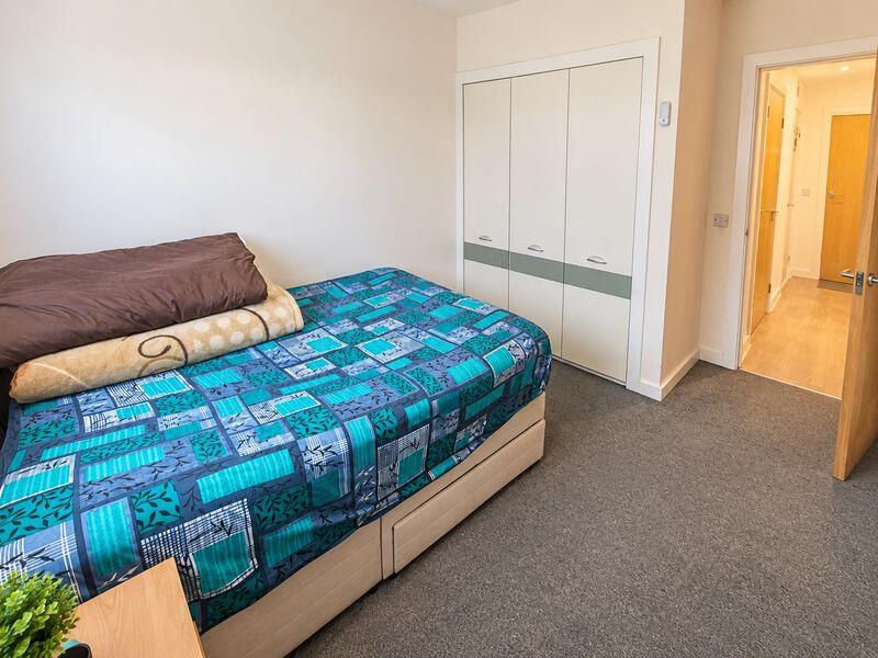 Apartment in Southall - View 5