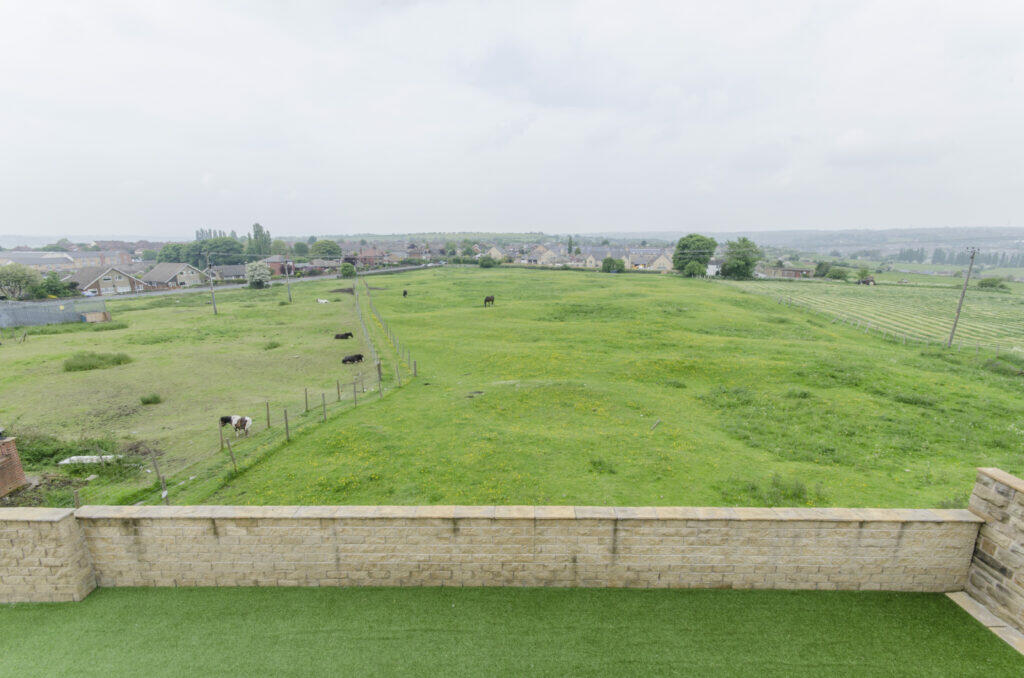 Jail Road, White Lee, Batley, WF17 8AE photo 2