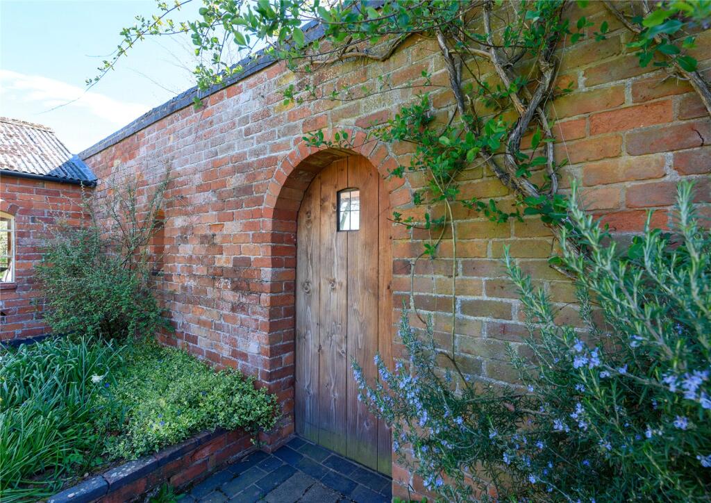 House in Wychavon, Inkberrow - View 3