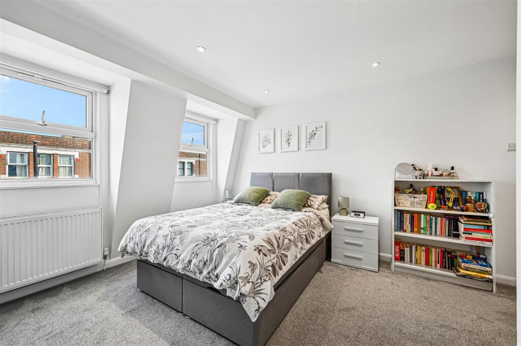 Apartment in London - More