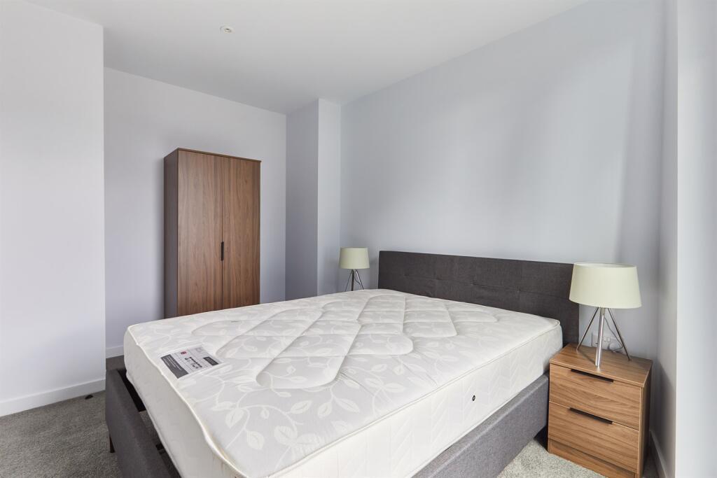 Apartment in Manchester, First Street, City Centre - View 5