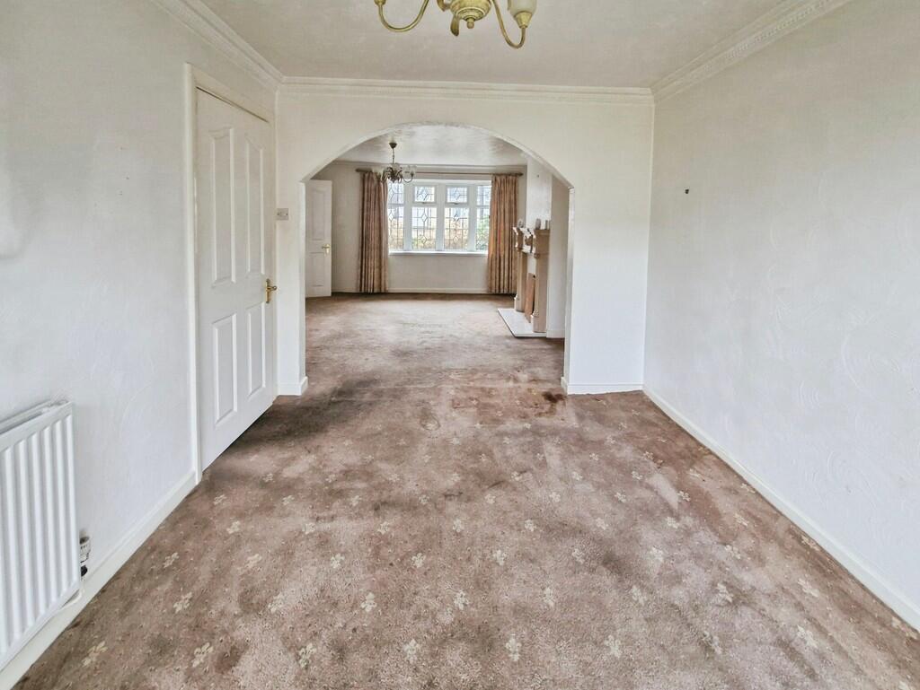 Holmwood Drive, Leeds photo 2