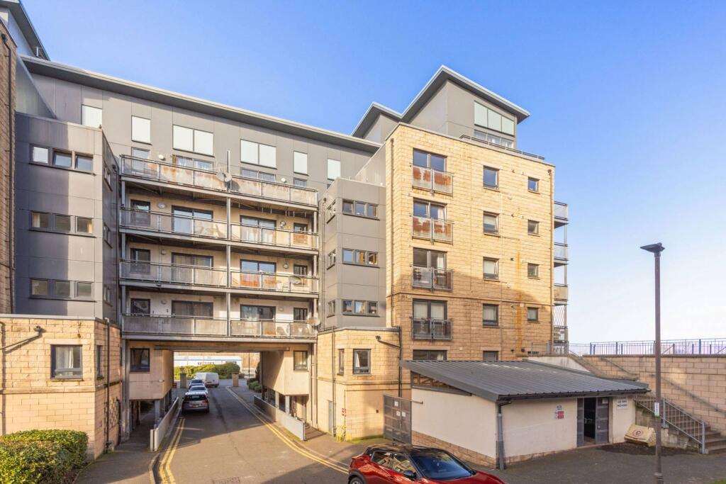 Main image of property: 2/13 Hawkhill Close, Lochend, Edinburgh, EH7 6AB