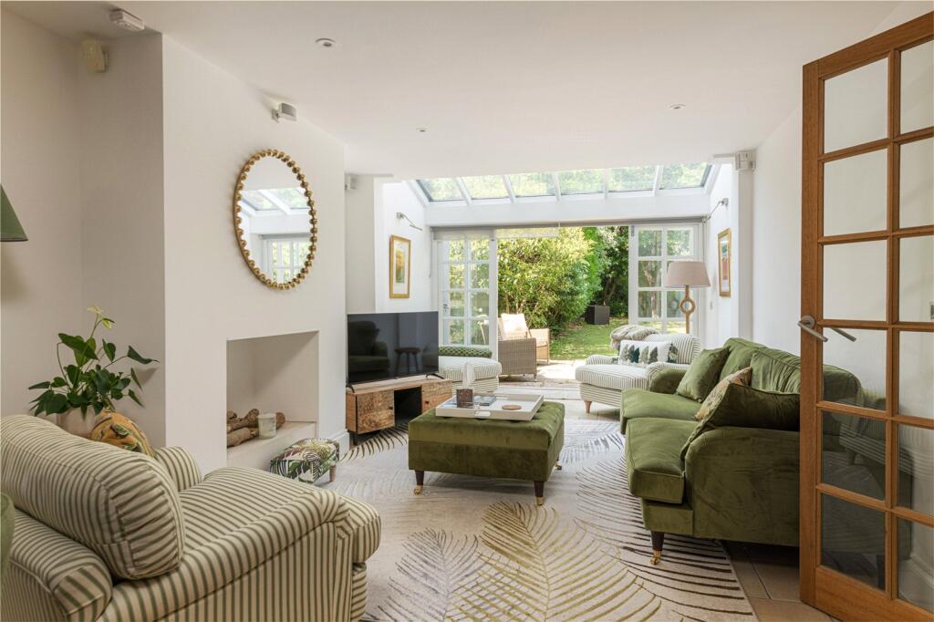 Main image of property: Charlwood Road, Putney, London, SW15