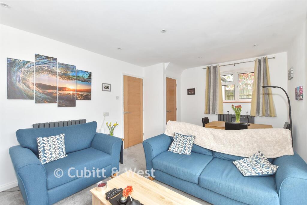 The Pasture, Pound Hill, Crawley, West Sussex photo 3