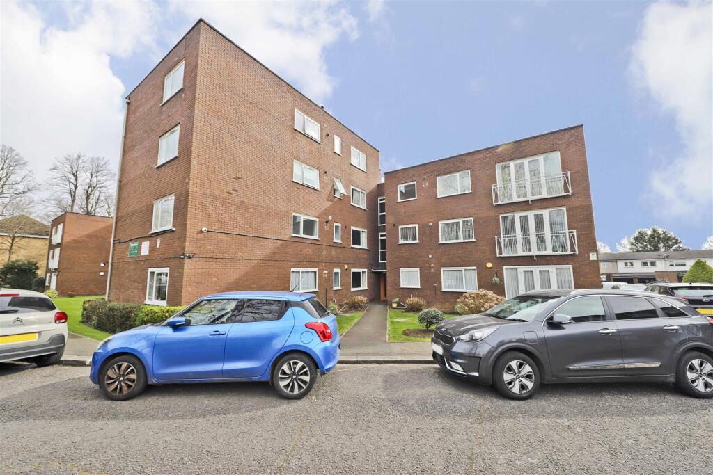 Chesswood Way, Pinner photo 2