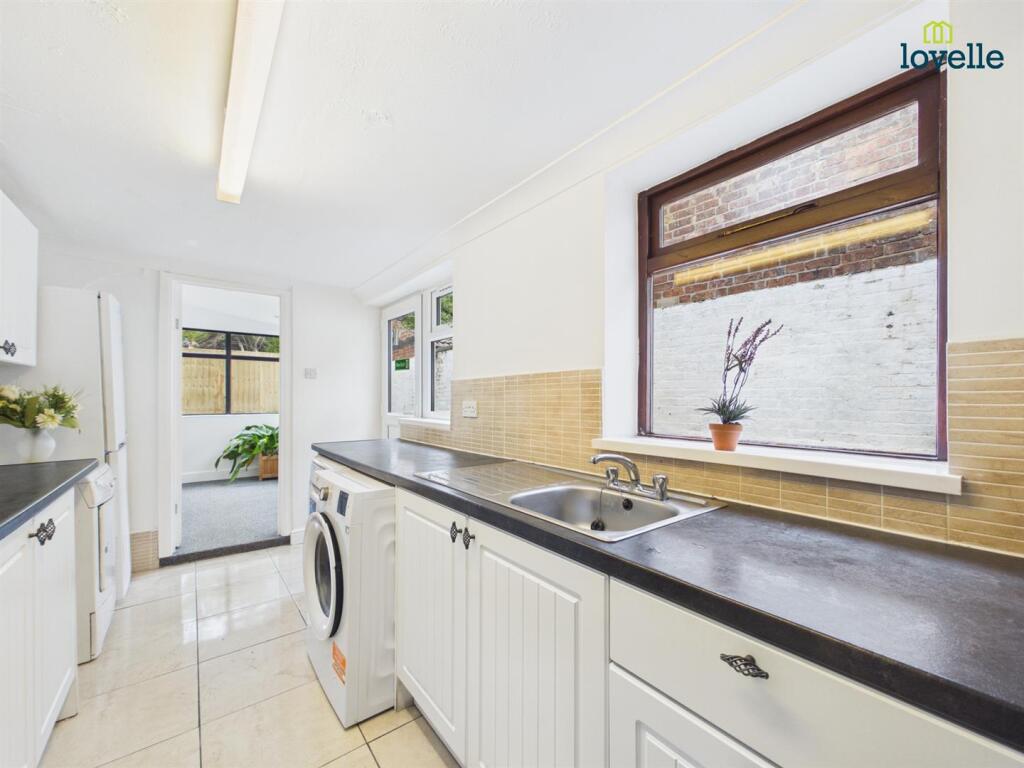 House in Lincoln, New Boultham - View 4