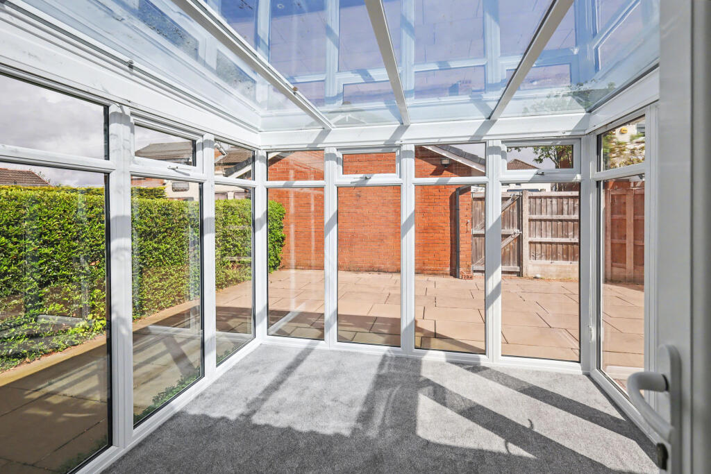 Twining Brook Road, Cheadle Hulme, SK8 5PU photo 3
