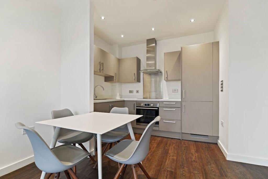 Apartment in London, Gallions Reach - View 4