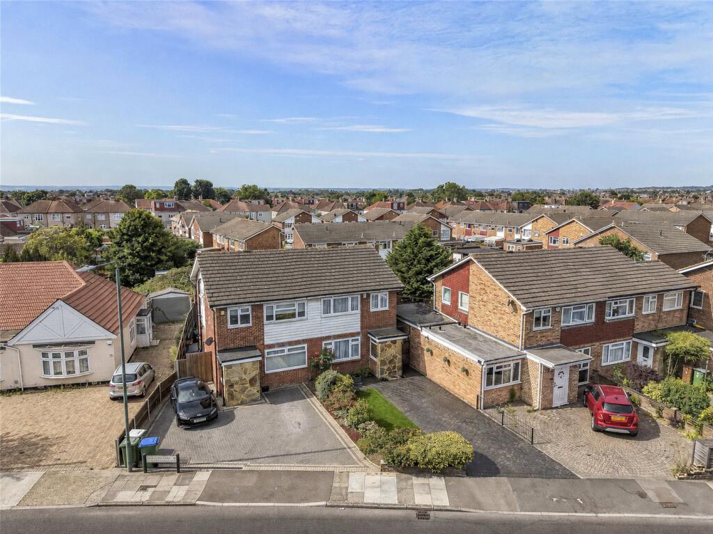 Main image of property: Long Lane, Bexleyheath, DA7