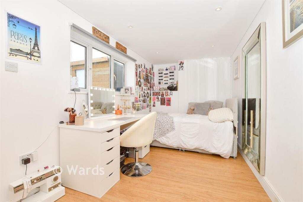 House in Tonbridge - View 5