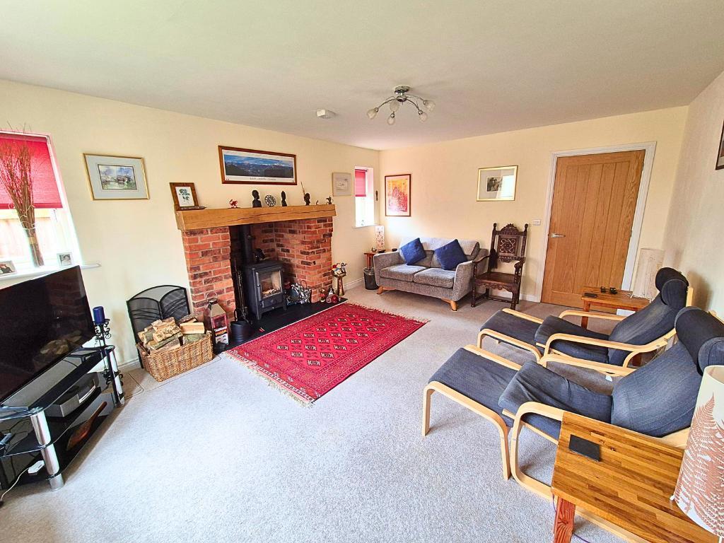 2, Hamlyn Place, Kingsland, Leominster, Herefordshire, HR6 9RE photo 2
