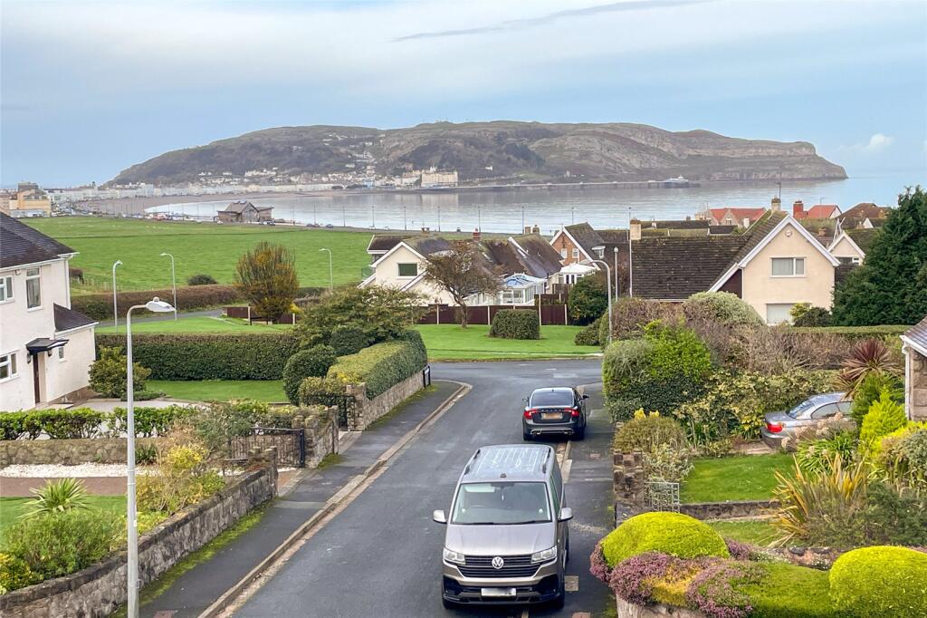Aber Place, Llandudno, Conwy, LL30 photo 2
