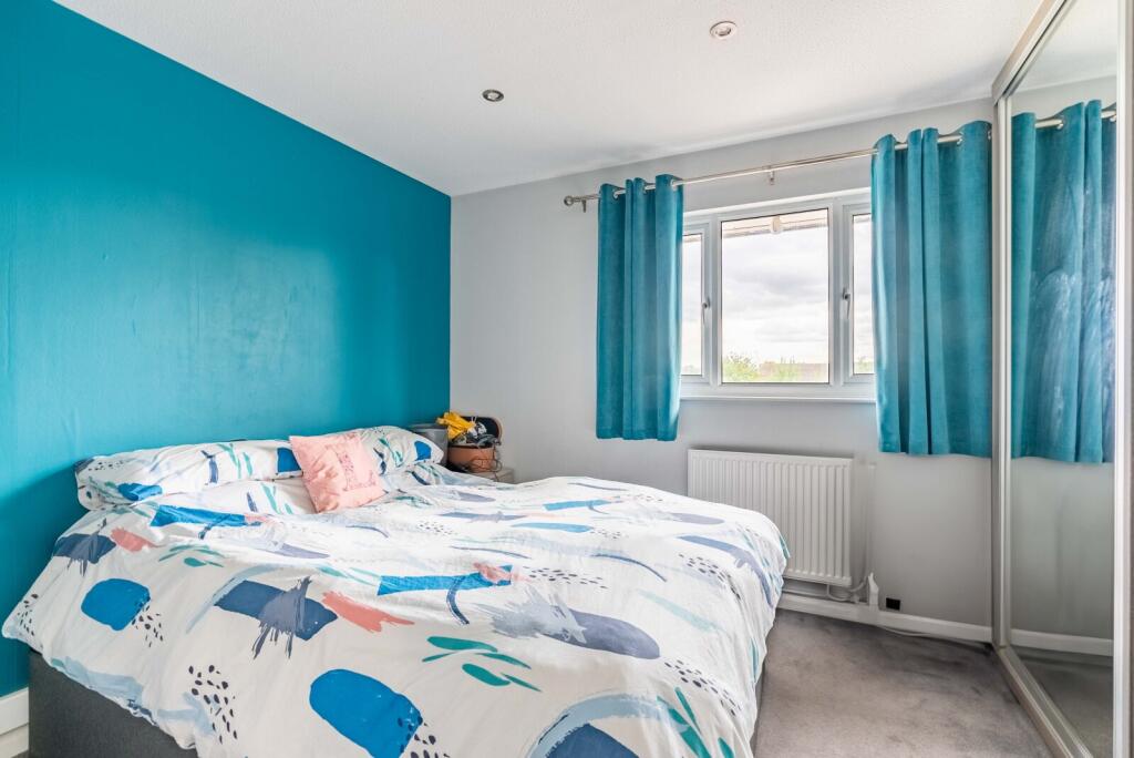 House in St Albans, Jersey Farm, Sandridge - View 5