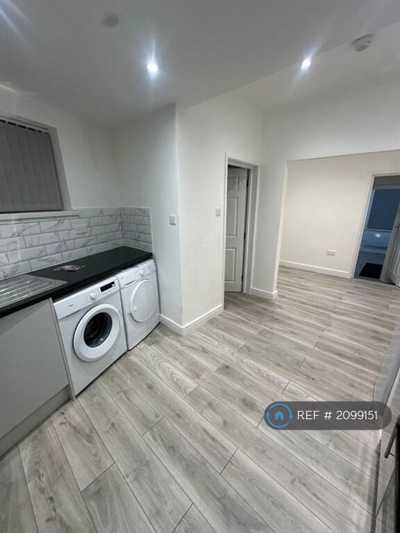Apartment in Nottingham - View 5