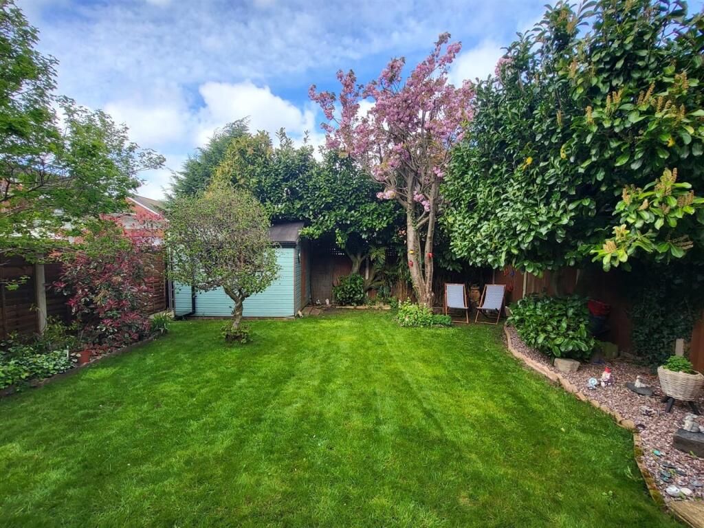 Greengage Way, Muxton, Telford photo 4