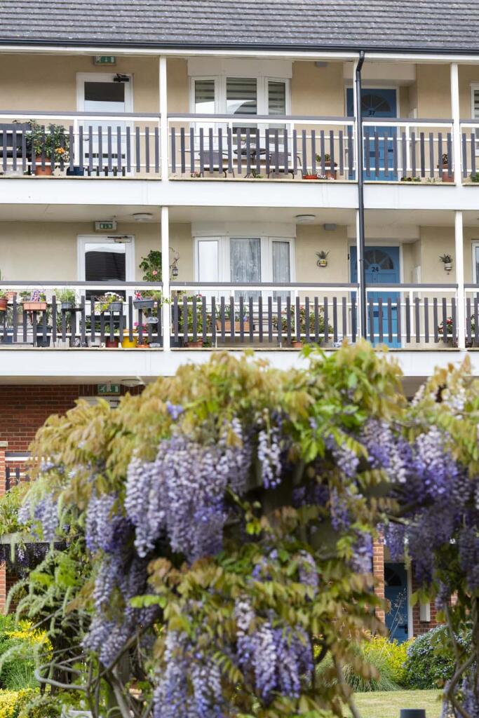 Apartment in Southend-on-Sea, Essex - View 3