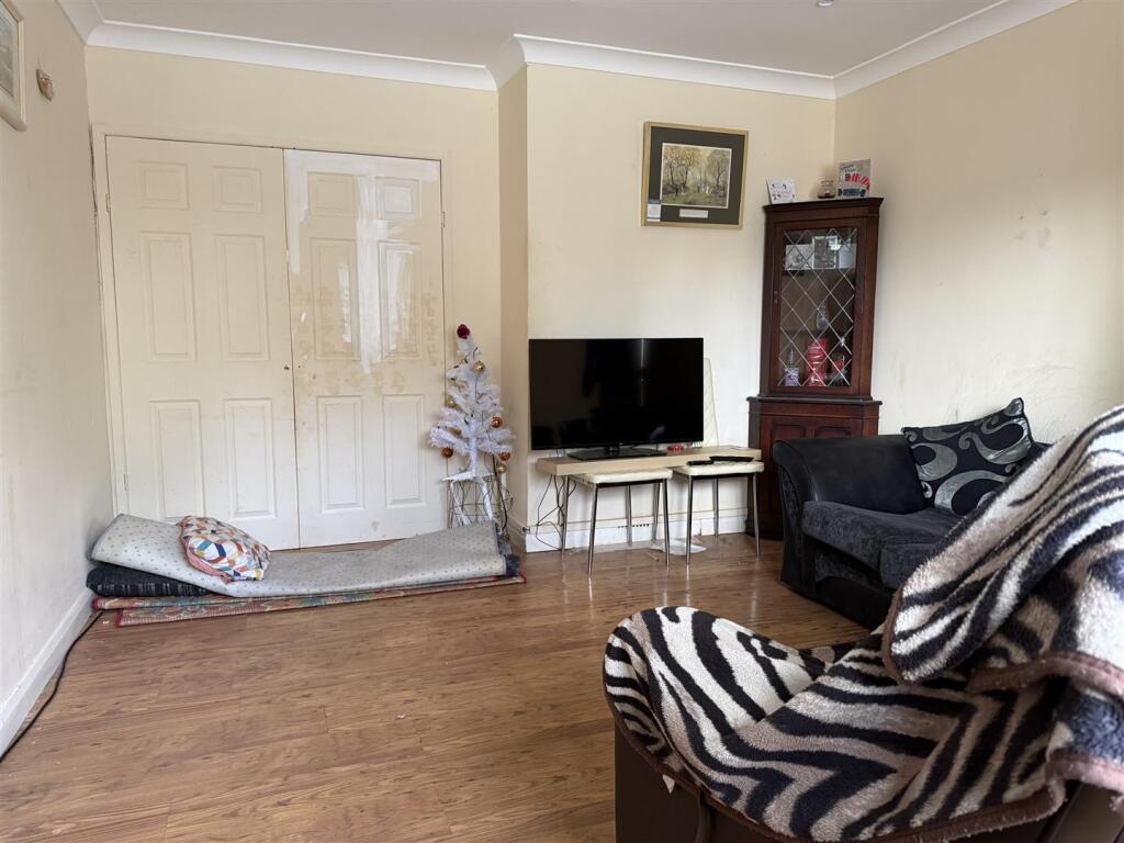 Jobs Lane, Tile Hill, Coventry * MASSIVELY EXTENDED WITH THREE / FIVE BEDROOMS & LOFT ROOM * photo 4